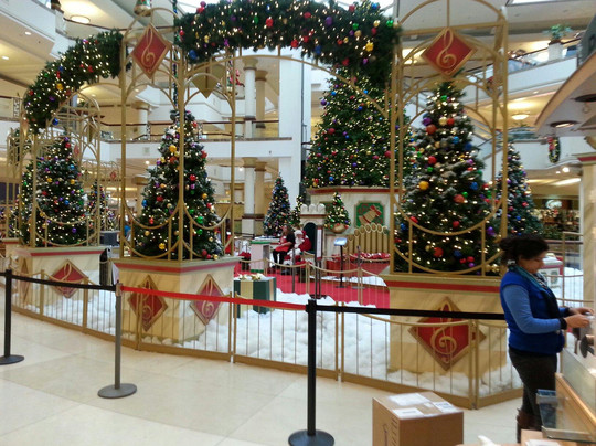 Four Seasons Town Centre-戈尔兹伯勒必去景点