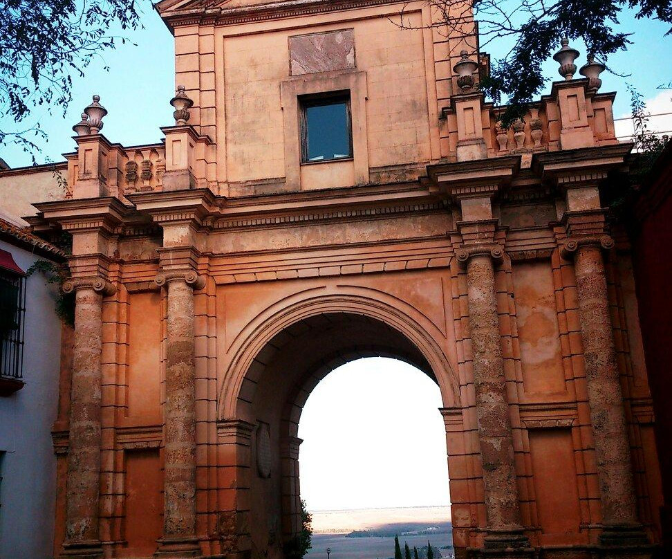 Puerta de Cordoba-卡莫纳必去景点
