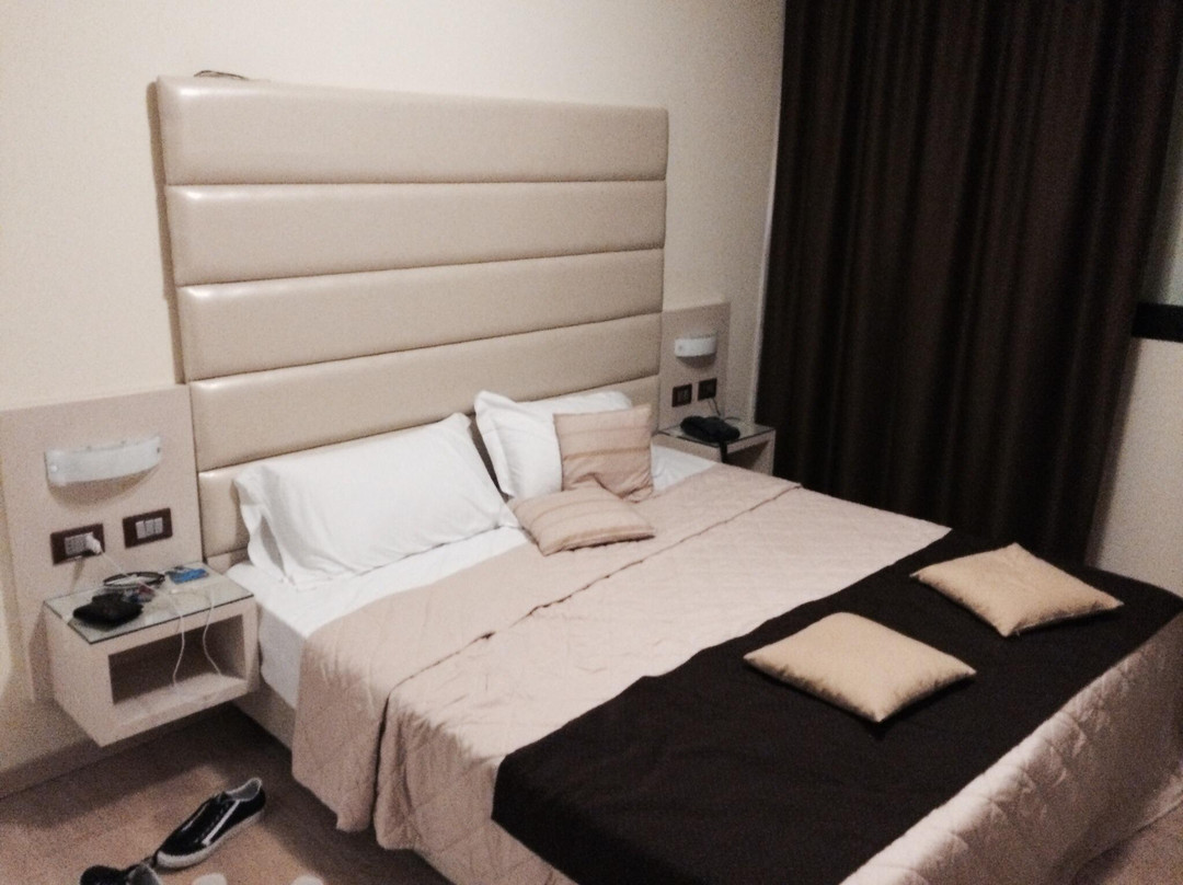 铭豪大酒店主图