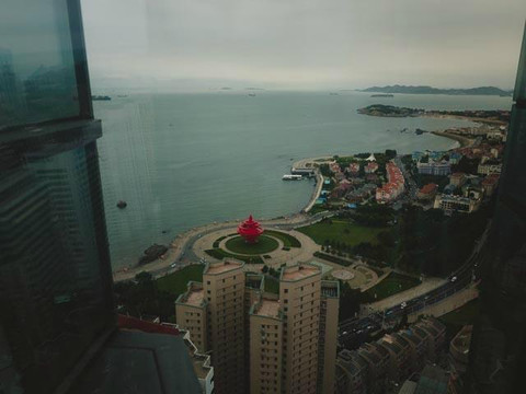 青岛五四广场海景美仑国际酒店主图