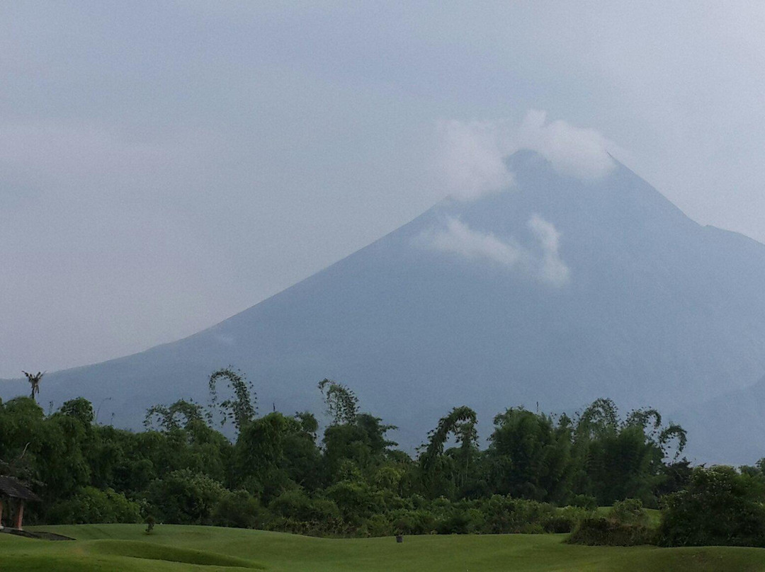 Merapi Golf Yogyakarta景点图片