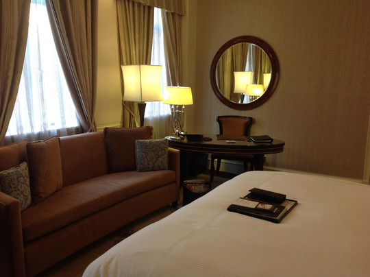 上海和平饭店主图