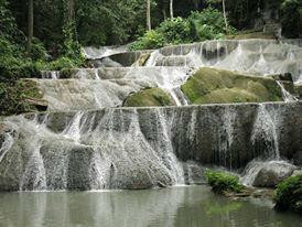 Moramo waterfall景点图片