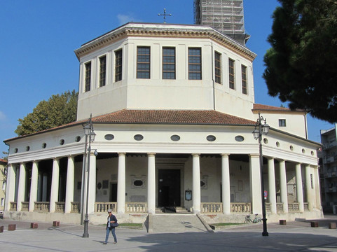 Tempio della Beata Vergine del Soccorso detta La Rotonda-罗维戈必去景点