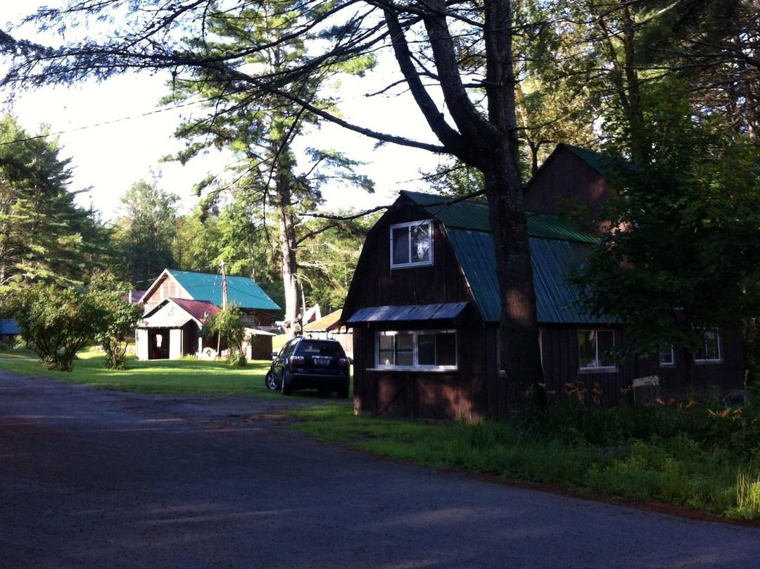 Twin Pine Lodge