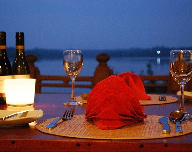 Kalla Bongo Lake Resort Restaurant