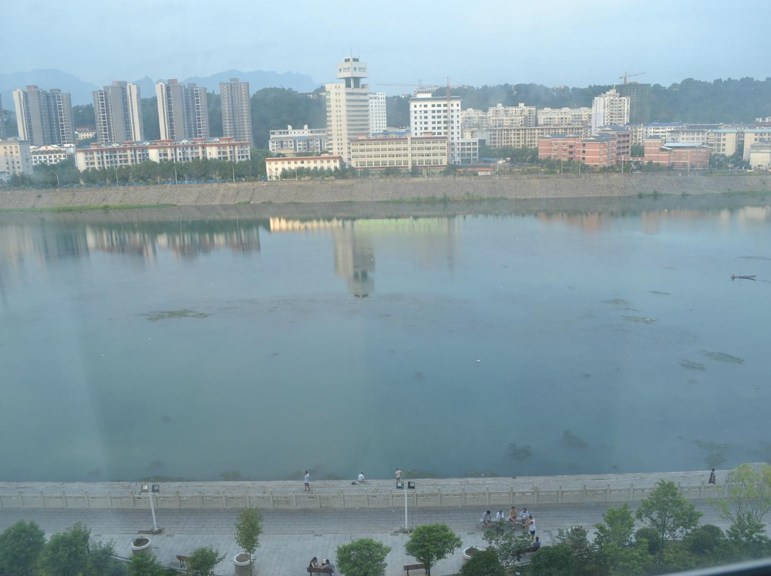 逸臣国际大酒店主图