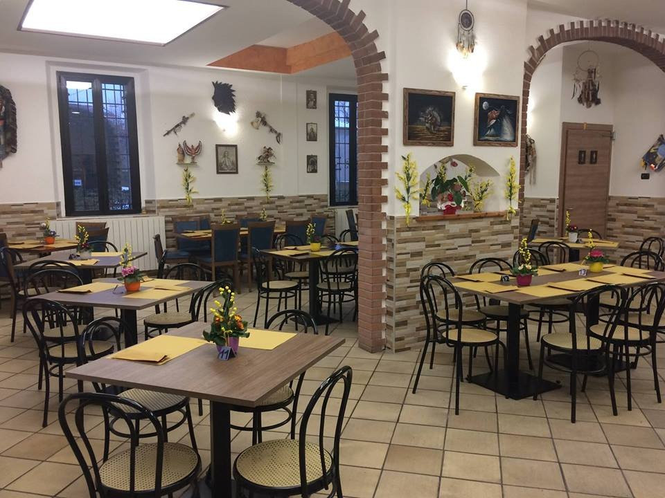 Beregazzo con Figliaro餐馆和美食-Pizzeria Nuvola Rossa