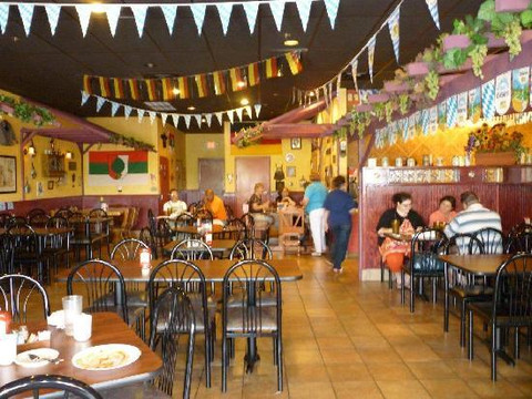 Clarks Hill餐馆和美食-Augsburg Haus