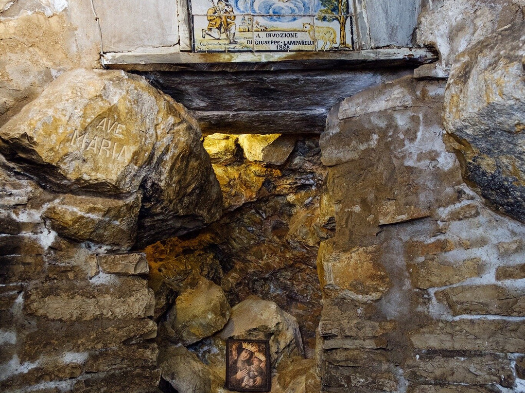 Santuario di Santa Maria di Sovereto-Sovereto必去景点