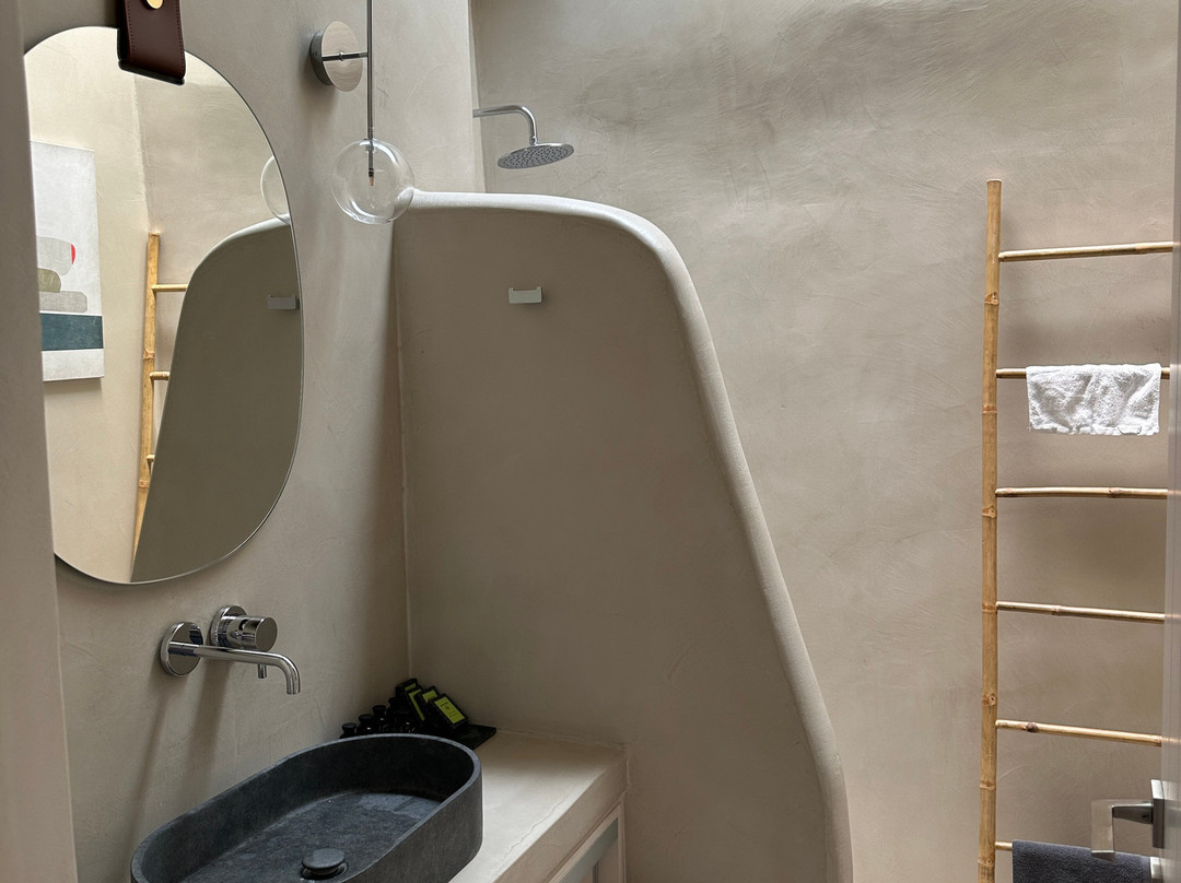 Living Theros Luxury Suites主图