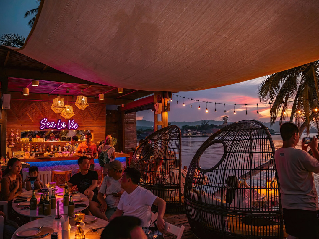 Sea La Vie Beach Bar And Bistro
