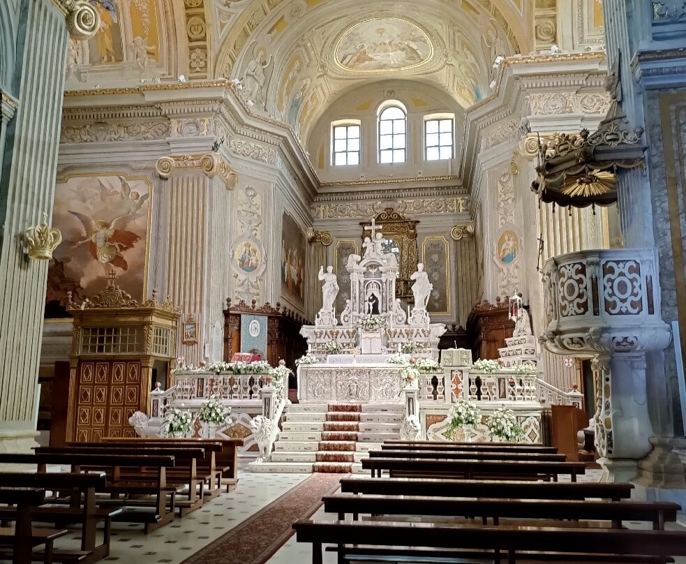 Cattedrale dei Santi Pietro e Paolo-Ales必去景点
