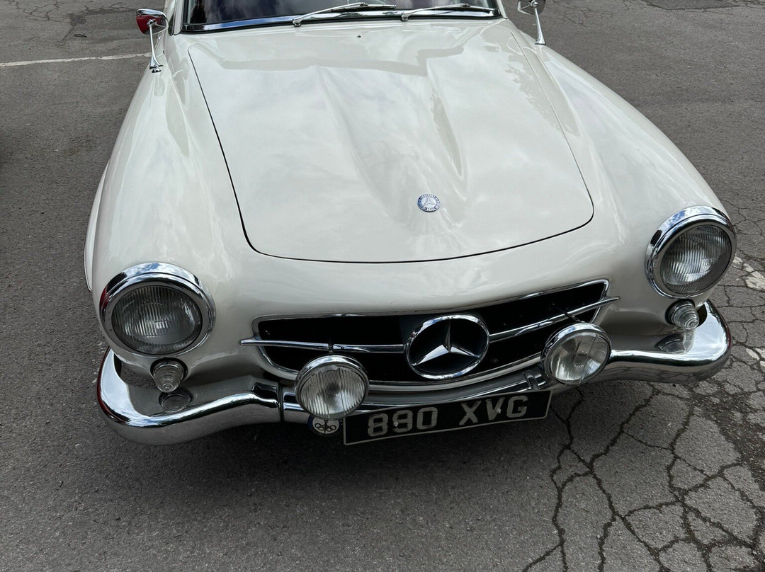 Webb's of Weybridge Classic Car Hire景点图片