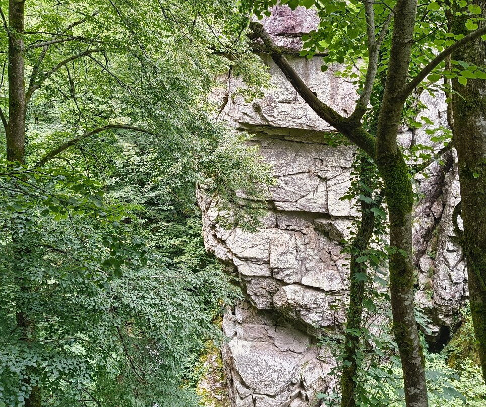 Notre Dame Du Roc-Servieres-le-Chateau必去景点