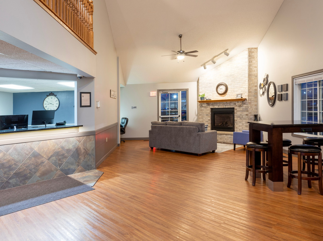 Paynesville Inn And Suites主图