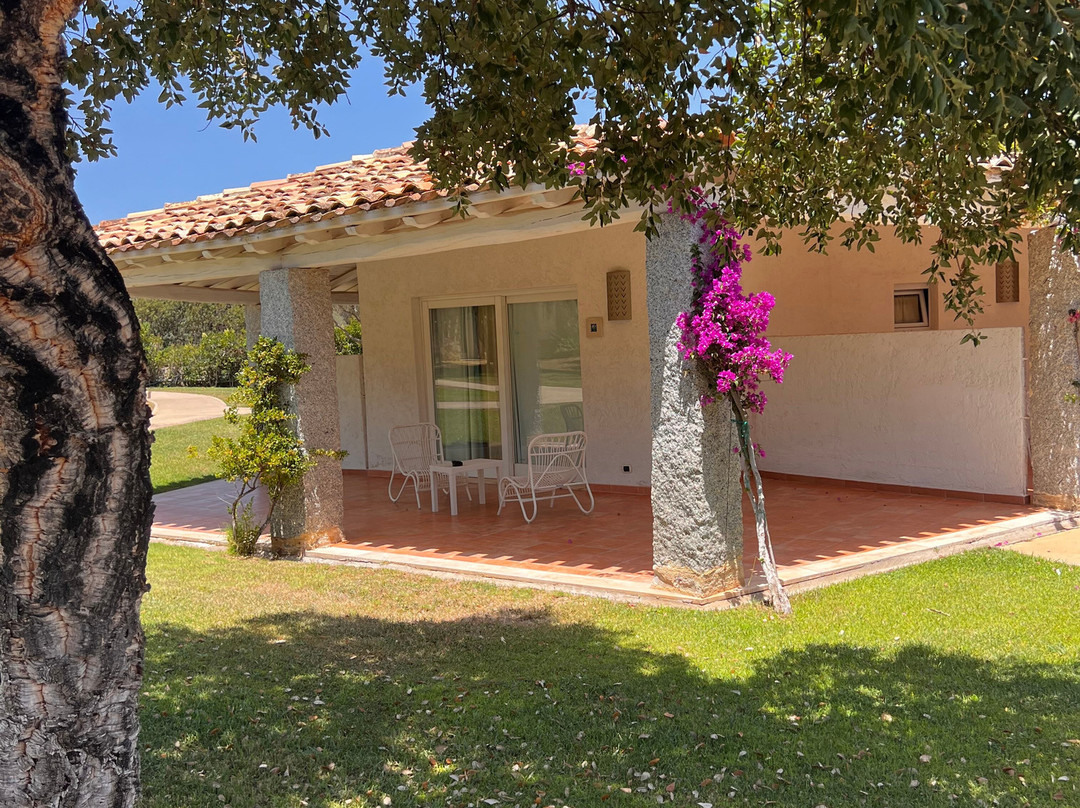 维拉斯别墅度假酒店主图