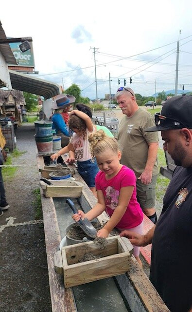 Little River Gem Mine-塞维尔维尔必去景点