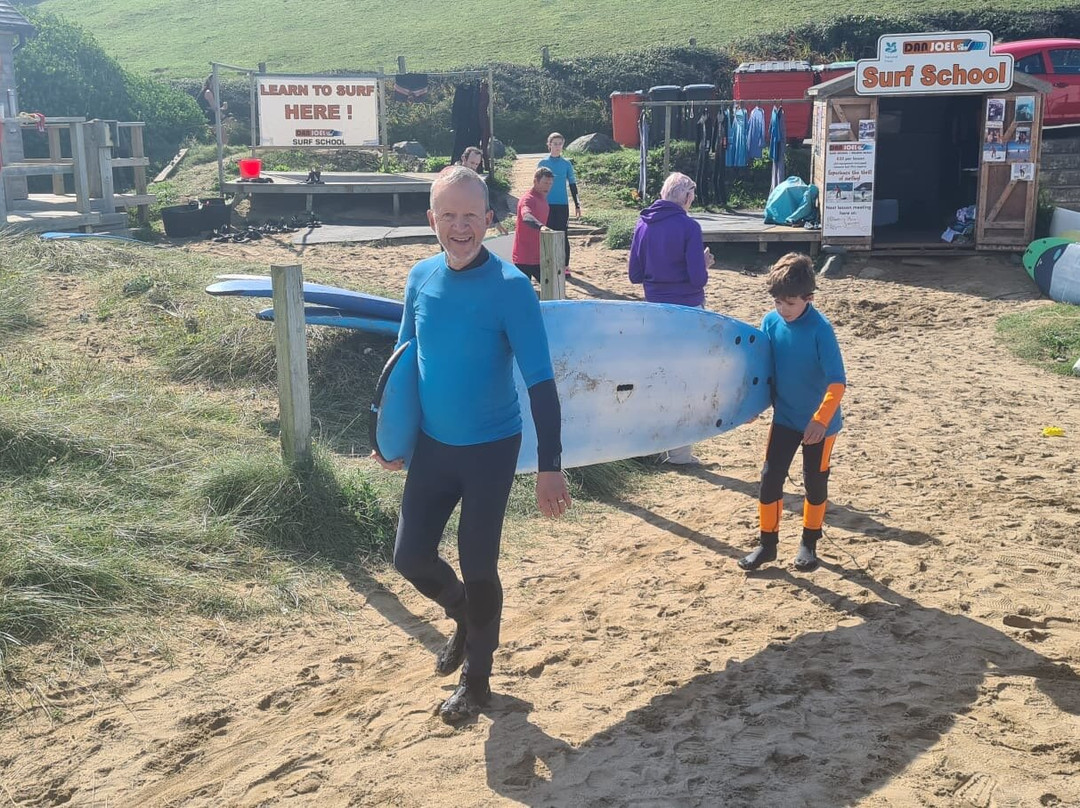 Dan Joel Surf School-赫尔斯顿必去景点