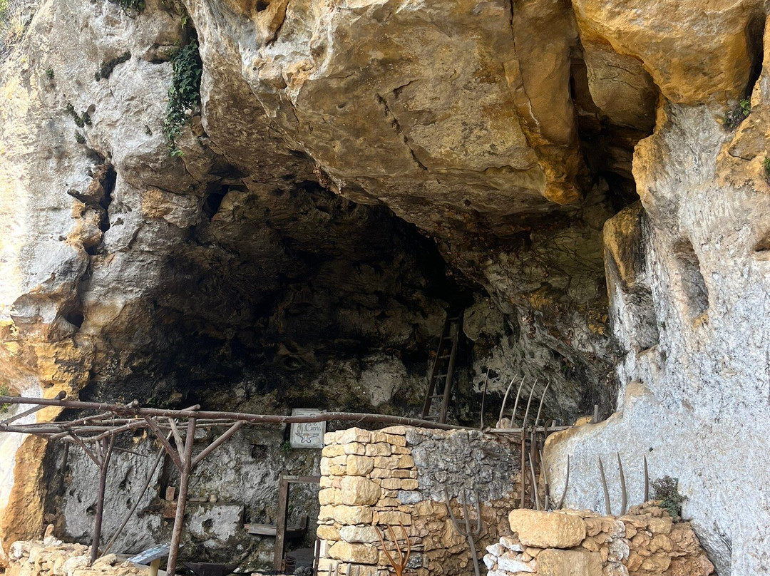 Village Troglodytique de la Madeleine景点图片