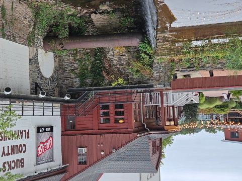 Porches on the Towpath-官方