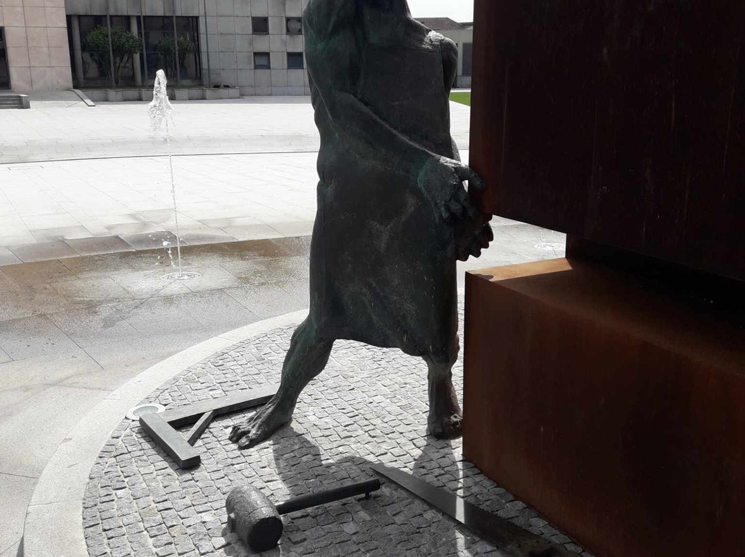 Monumento Ao Marceneiro景点图片