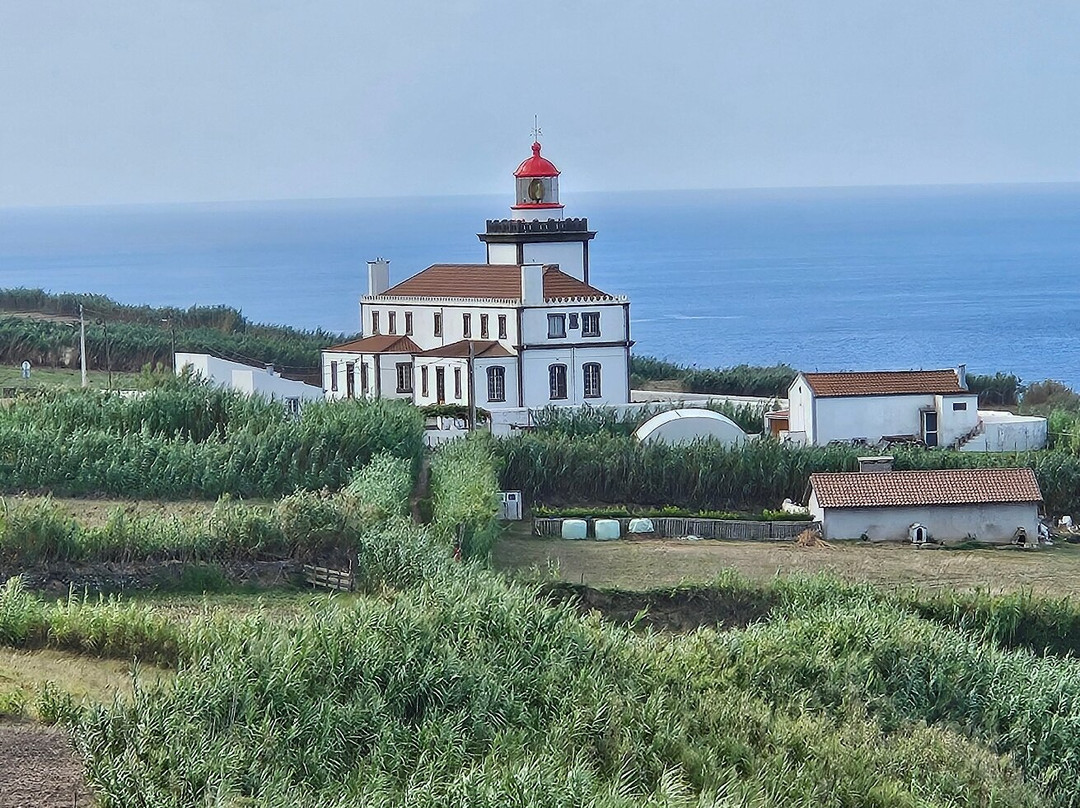 Farol da Ponta da Ferraria-Ginetes必去景点