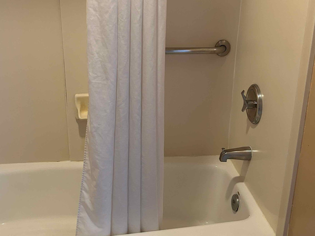 Continental Inn主图