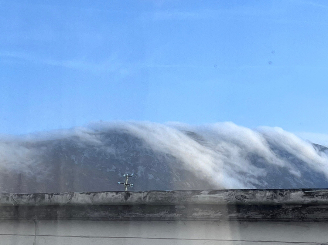 阿基尔岛悬崖酒店主图