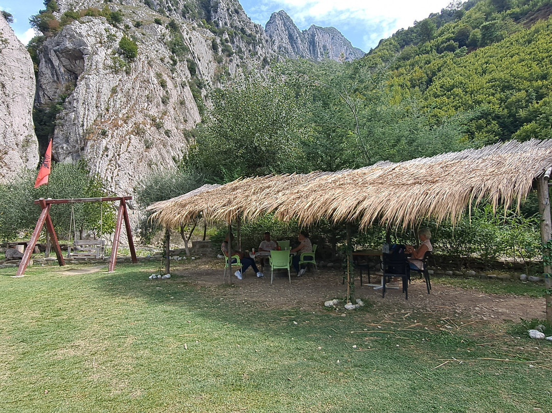 Kanioni I Holtes-Gramsh必去景点