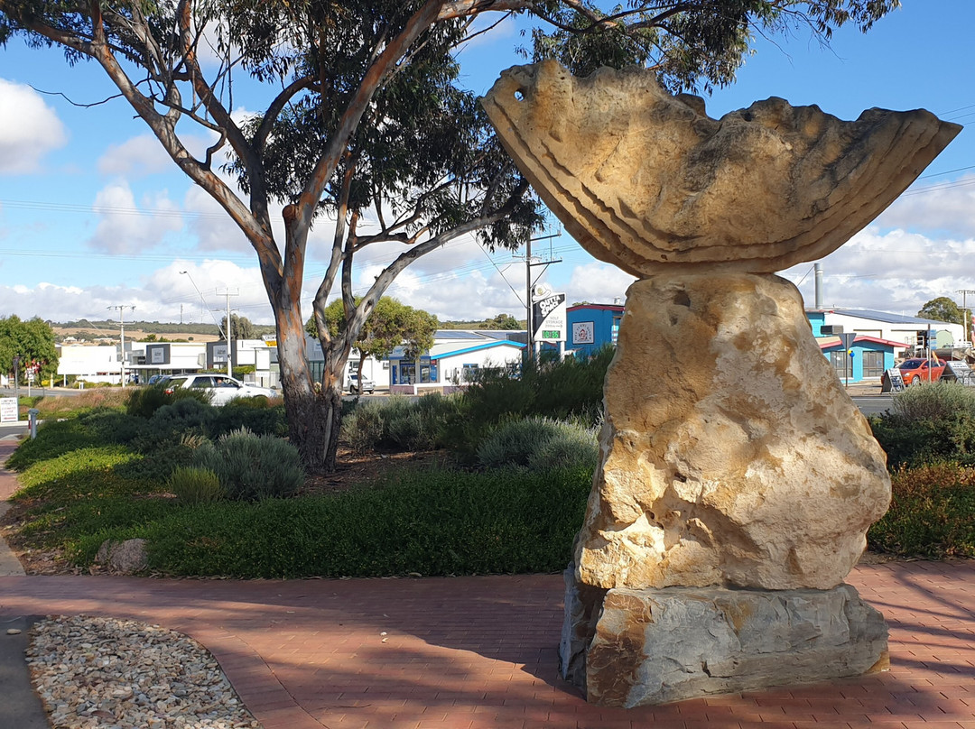 Water A Plenty Sculpture景点图片
