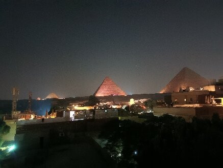 Life Pyramids Inn