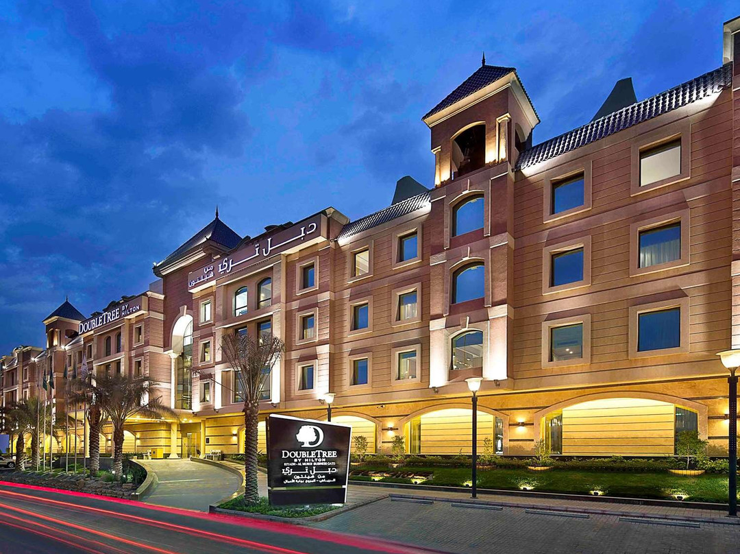 DoubleTree by Hilton Hotel Riyadh - Al Muroj Business Gate主图