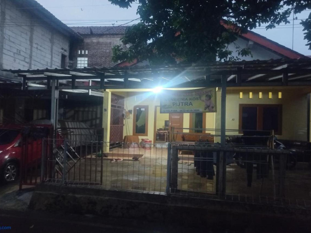 Spot On 93542 Suripah Kostel Syariah