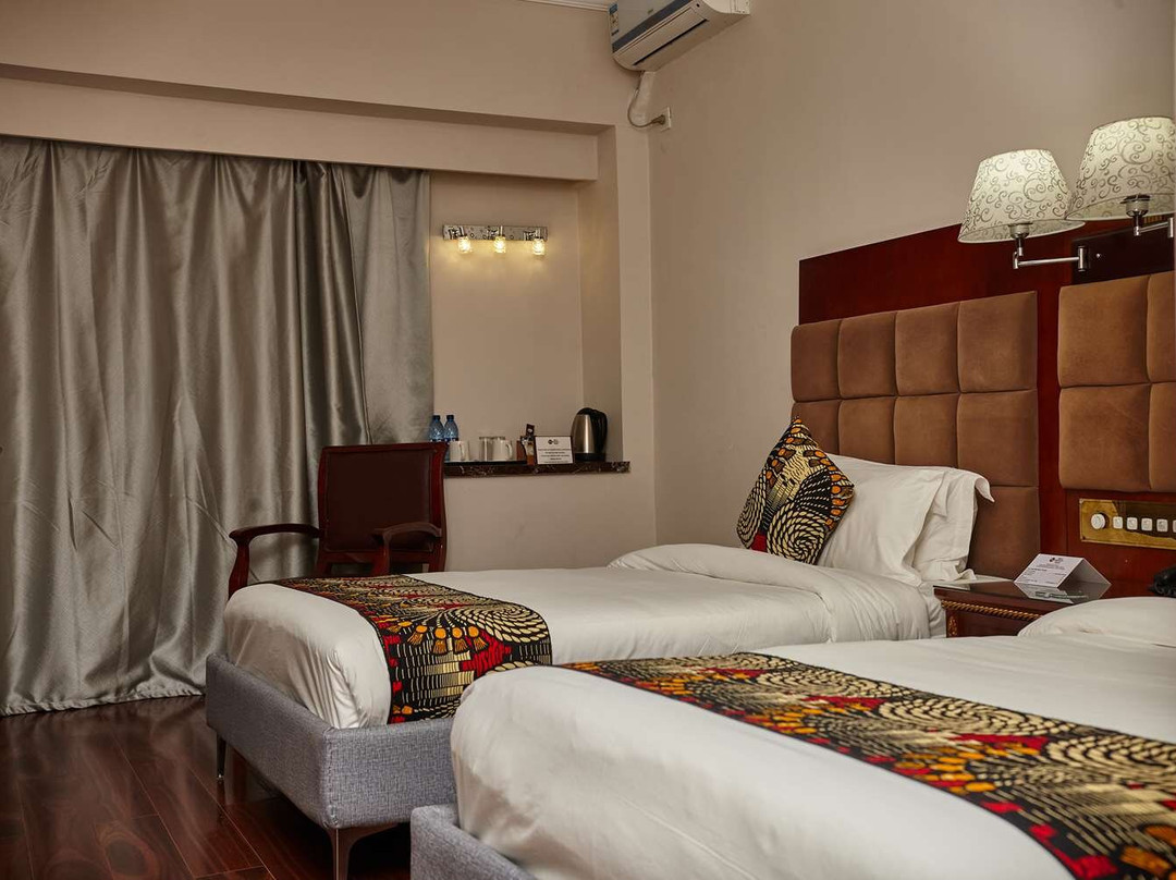 Best Western Plus Paramount Hotel