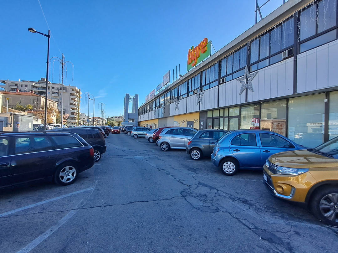 Centro Commerciale Delfino-佩斯卡拉必去景点