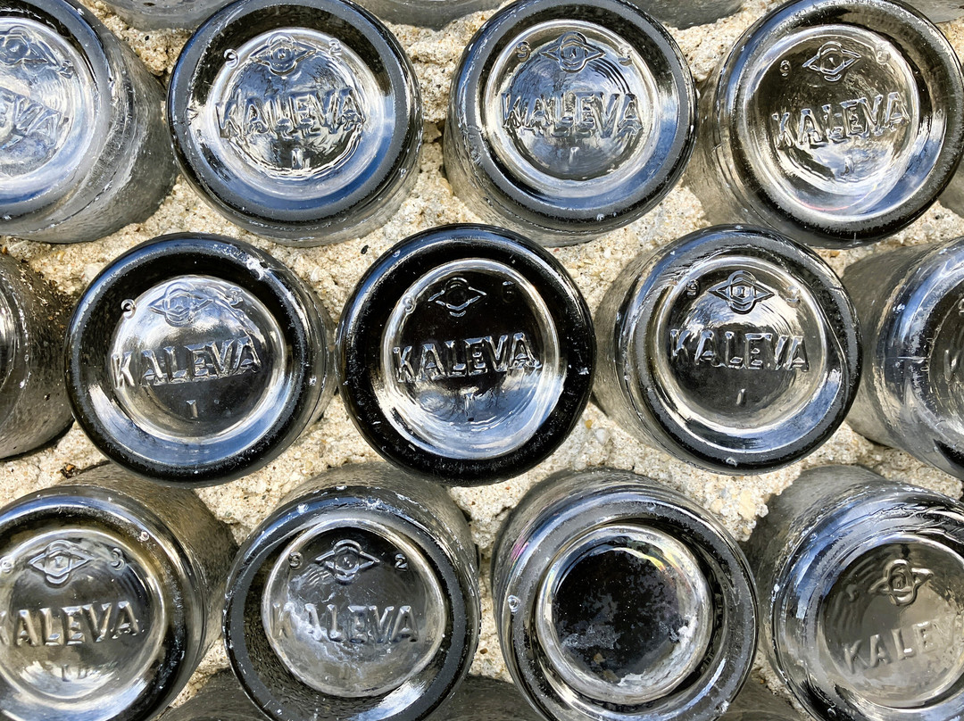 Kaleva Bottle House景点图片