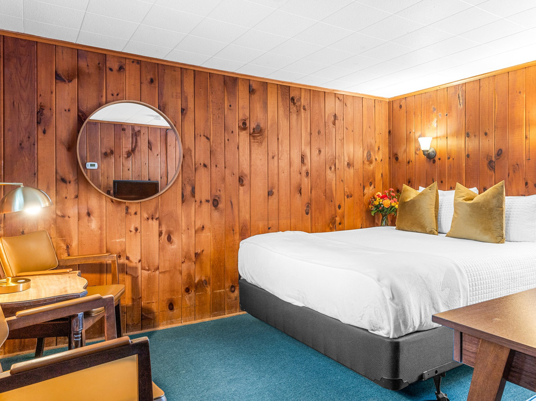 Phoenicia Lodge主图