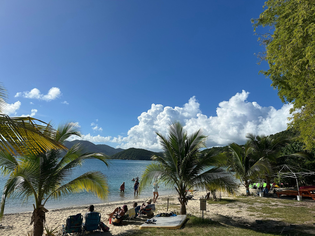 Hansen Bay Beach景点图片