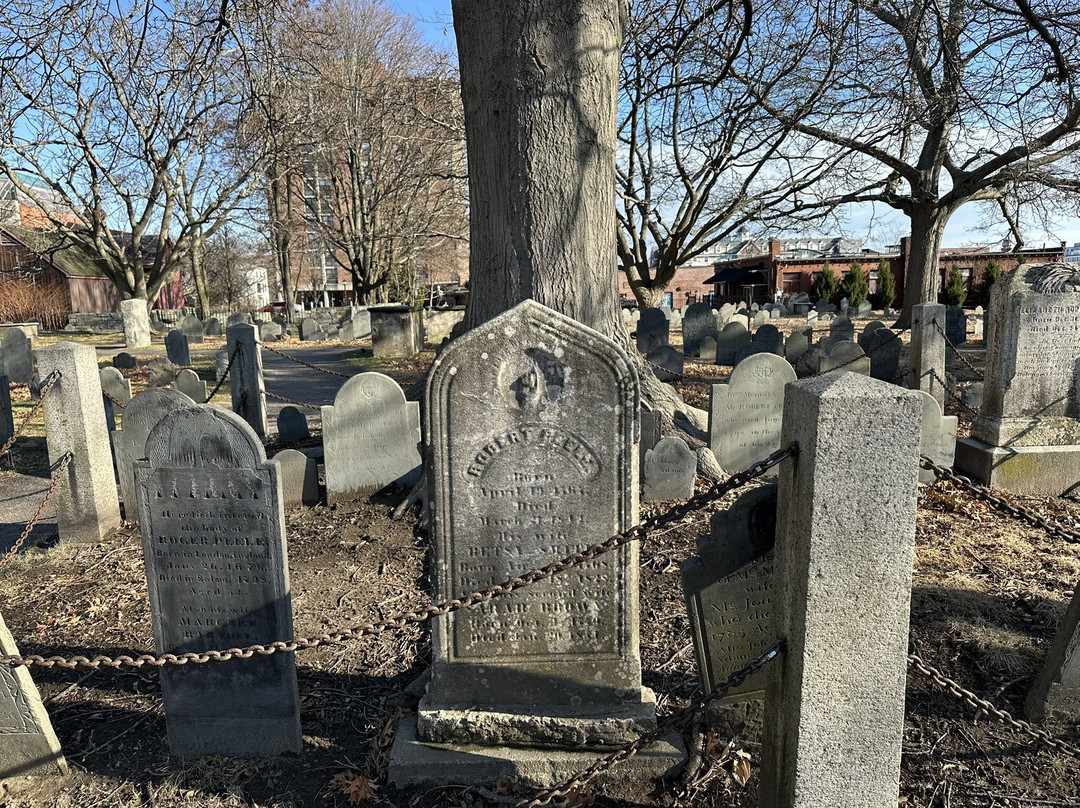 Old Burying Point Cemetery景点图片