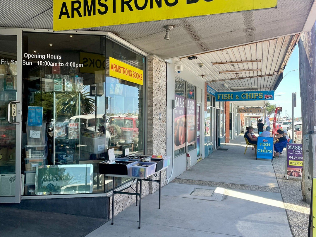 Armstrong Books-莱克斯恩特伦斯必去景点