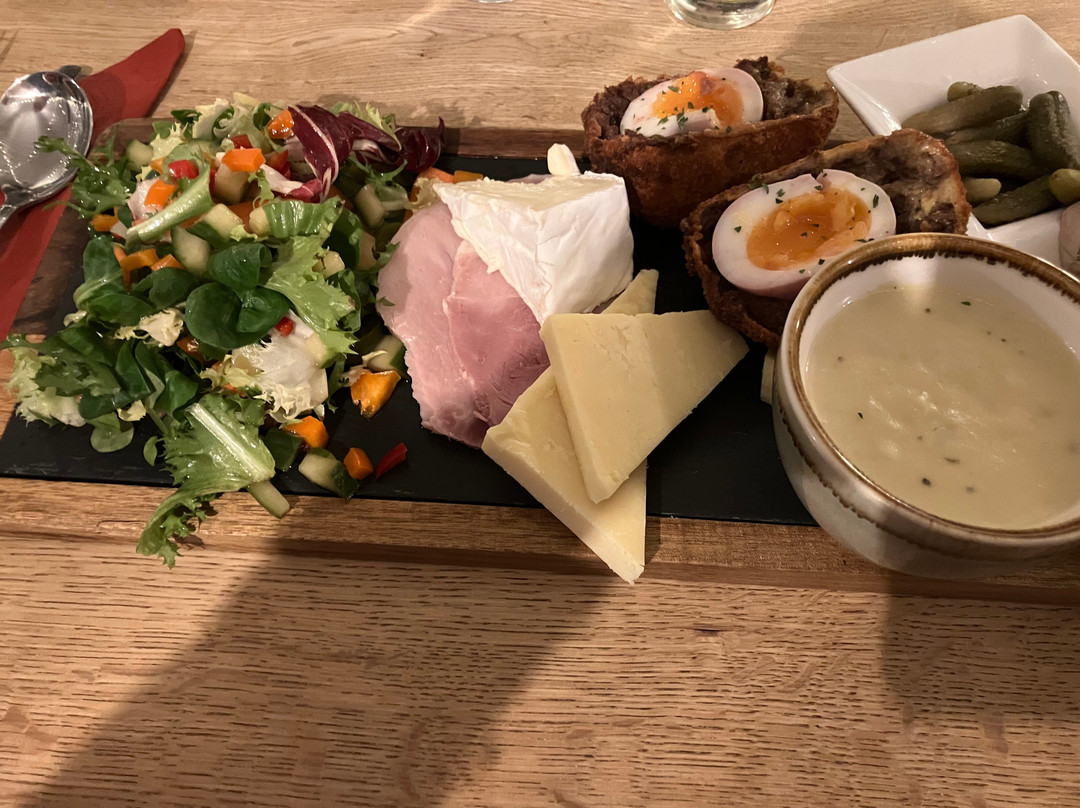 The Carew Arms主图