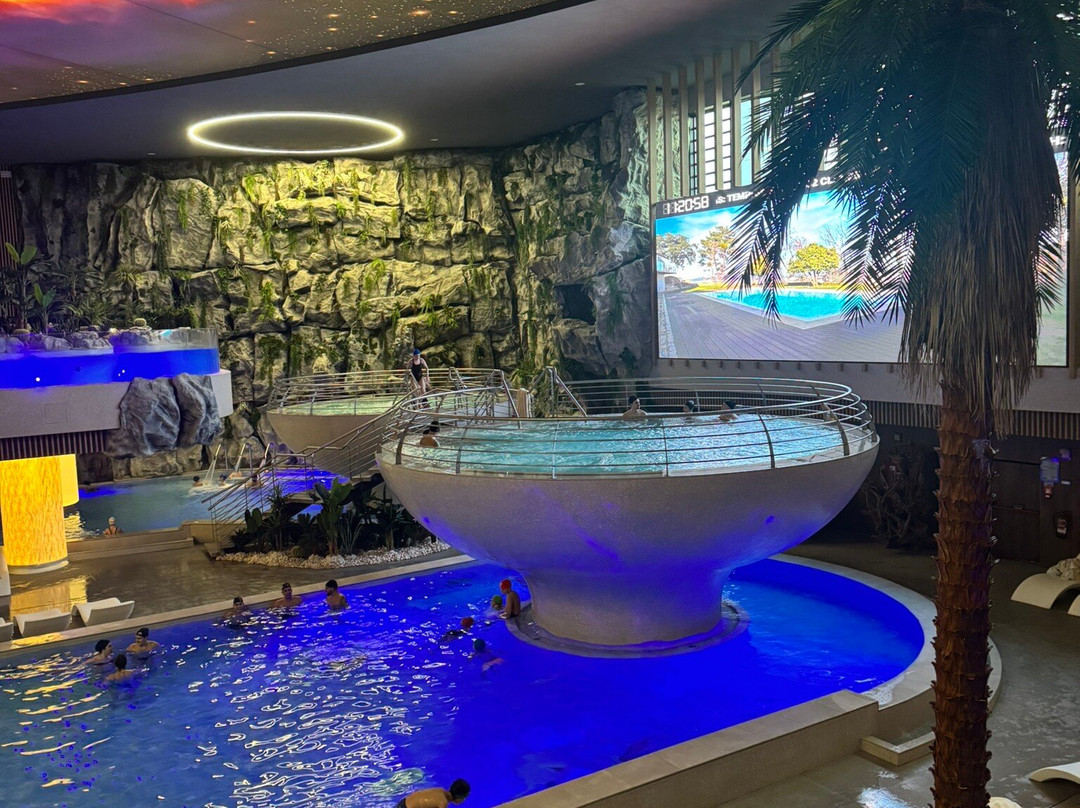 Golden Rock - Alambique Water Spa景点图片
