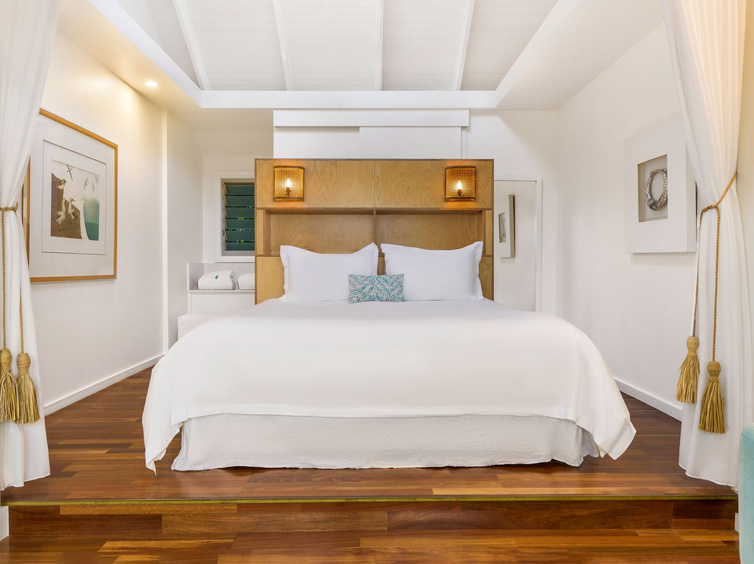 爱若吉拉度假酒店主图