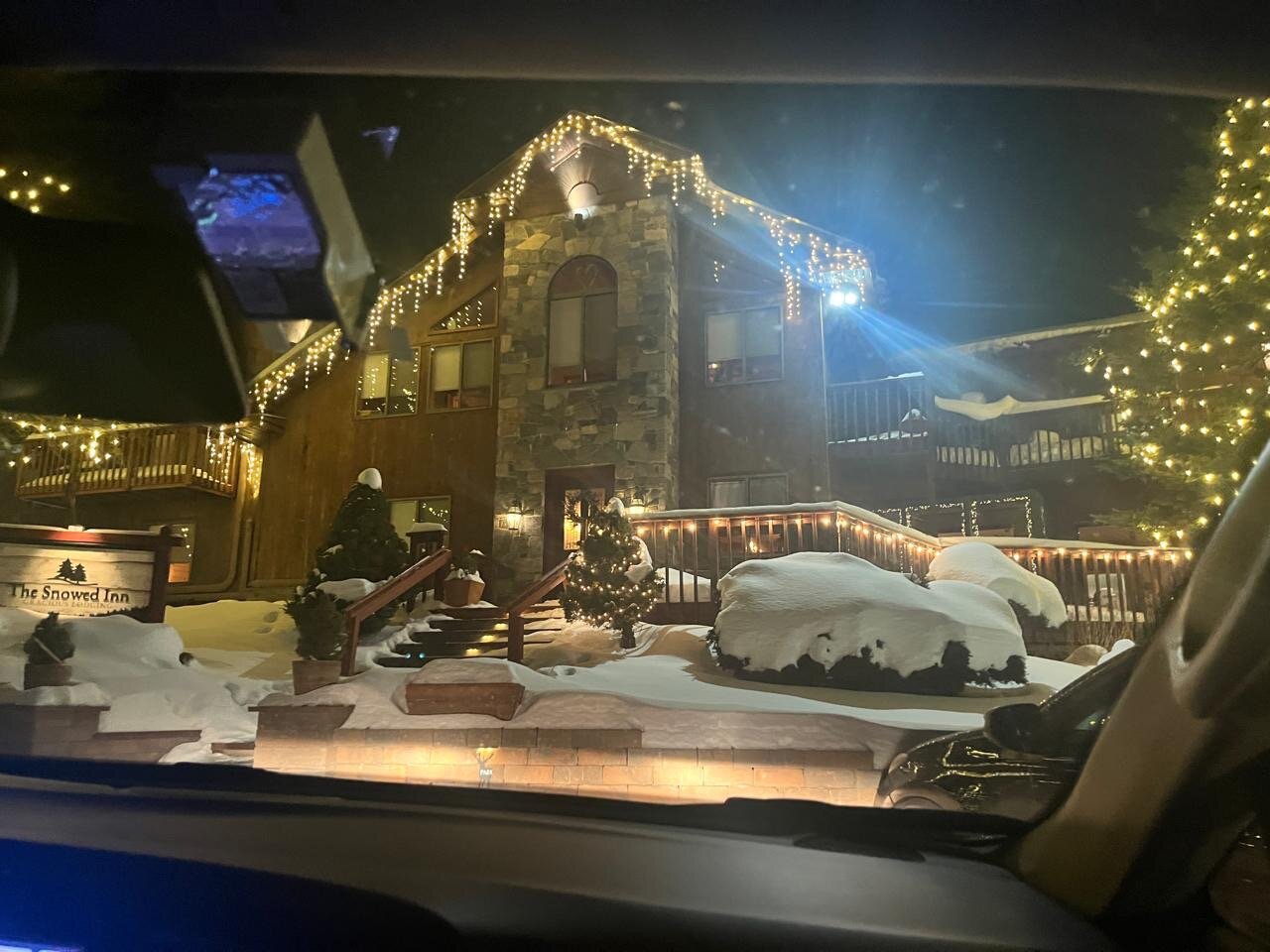 The Snowed Inn-官方