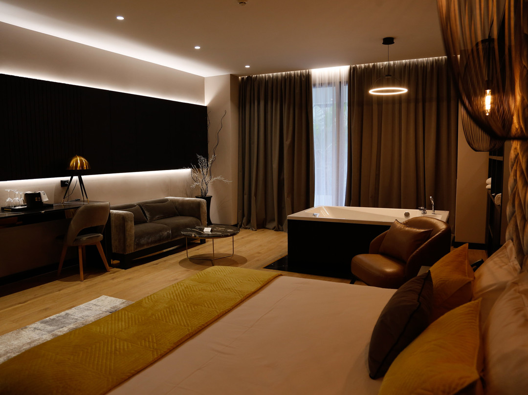 White Hill Hotel主图