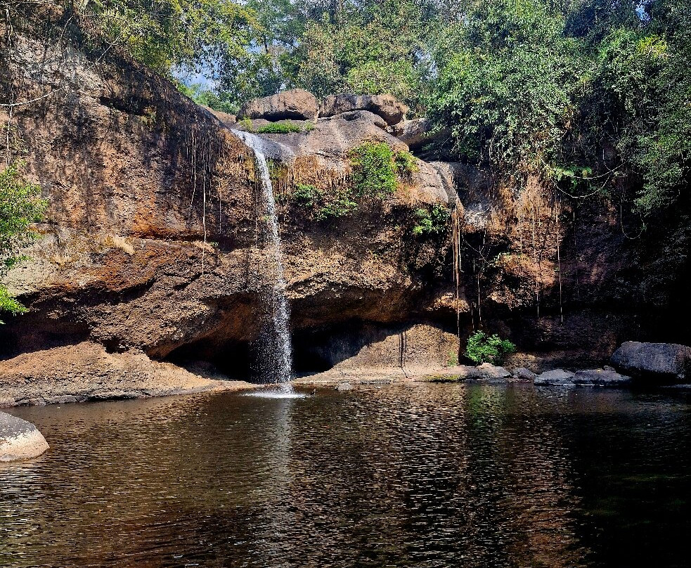 Haew Narok Waterfall景点图片