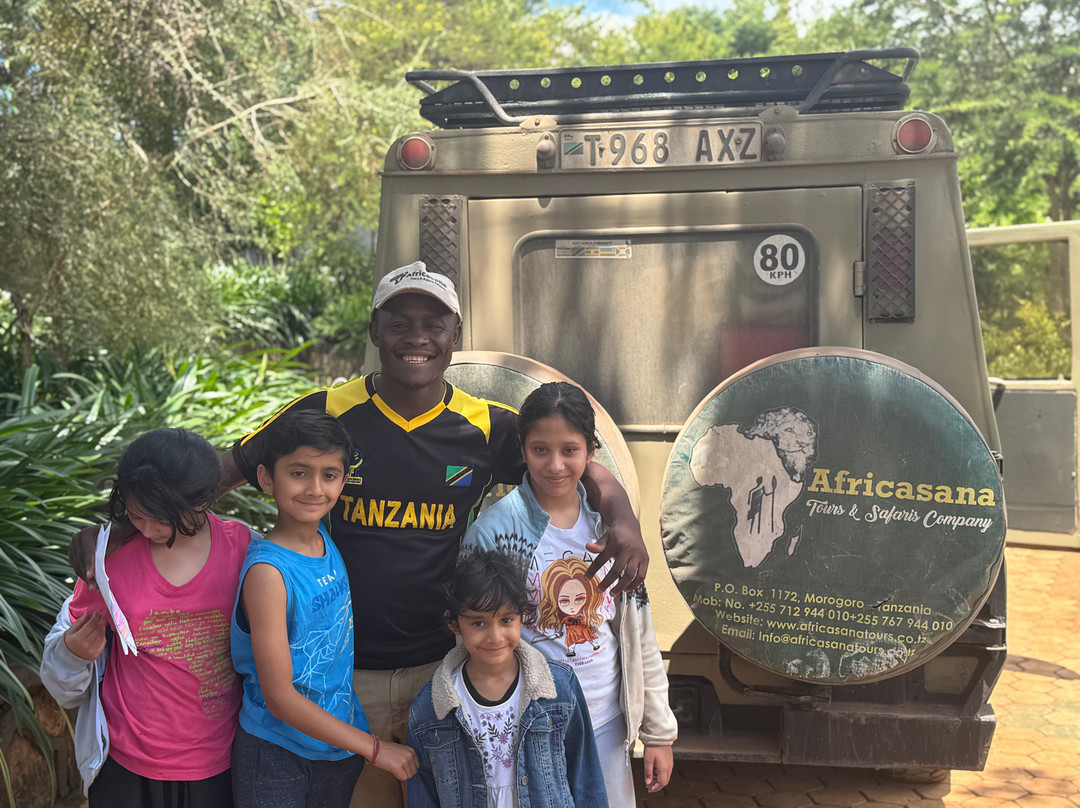 Africasana tours and safaris company景点图片