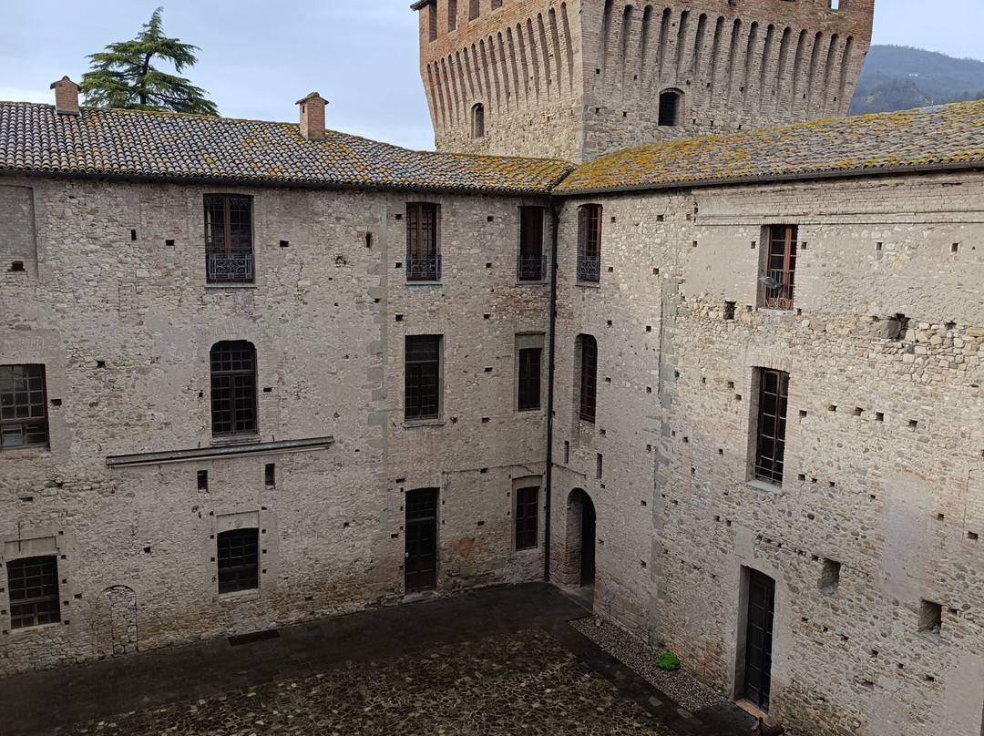 Castello Pallavicino di Varano de' Melegari景点图片