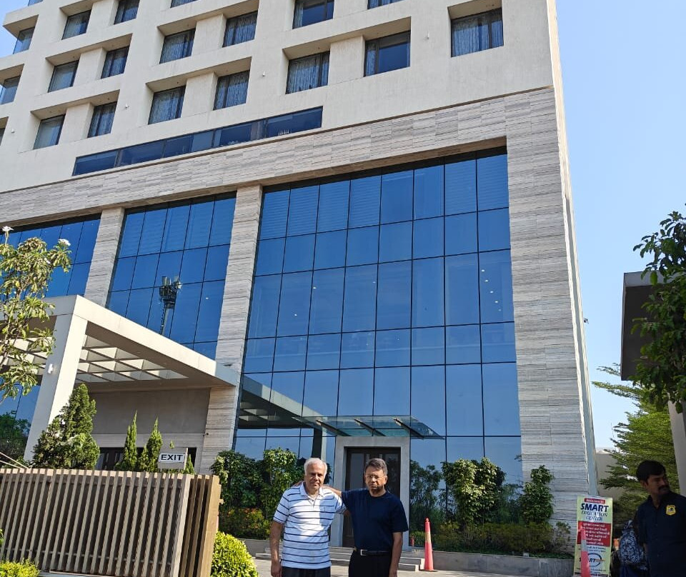 Efcee Sarovar Premiere主图